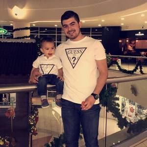 Meet your Posher, Alejandro